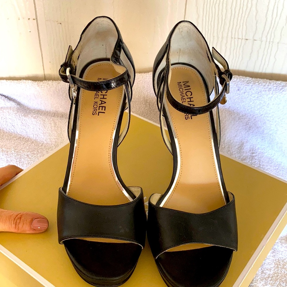 Michael Kors Belle sandal leather heels size 7.5